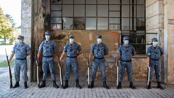 Patrullaje naval en aduana de Paysandú. Foto: Santiago Mazzarovich / adhocFOTOS Patrullaje naval en aduana de Paysandú. Foto: Santiago Mazzarovich / adhocFOTOS