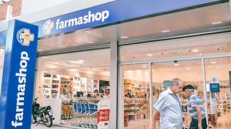 Ejecutivo del fondo dueño de Farmashop festejó el “5 a 0” que revirtió una restricción a las cadenas. Foto: Farmashop
