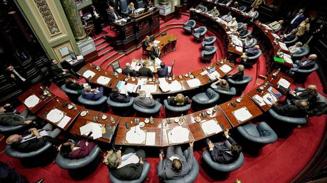 Comisión General del Senado en el Palacio Legislativo en Montevideo. Foto: Javier Calvelo / adhocFOTOS