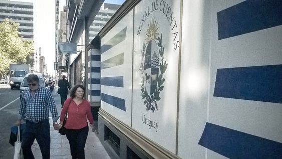Sede del Tribunal de Cuentas, en la calle Juan Carlos Gómez. Foto: Javier Calvelo / adhocFOTOS Sede del Tribunal de Cuentas, en la calle Juan Carlos Gómez. Foto: Javier Calvelo / adhocFOTOS