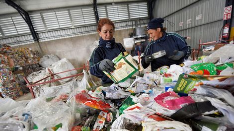 El Ministerio de Ambiente fijó como meta alcanzar el 30% de envases recuperados para 2023.&nbsp;