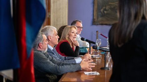Carolina Cosse en la apertura del ciclo de conferencias “Inteligencia Artificial para la Toma de Decisiones Públicas”