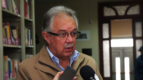 imagen de Ex director de Defensa Nacional acusó al ministro Menéndez de  “despedazar” la gestión de su antecesor Fernández Huidobro