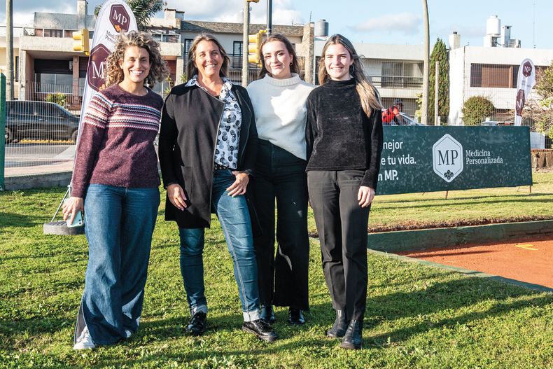 Gerenta de Marketing de MP Amorina Baggi, encargada de Eventos y Atención a la Familia del Club Náutico Andrea Russo, y asistentes de Marketing de MP Florencia Borgato y Sofía Díaz