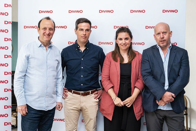 CEO de Notable Pipe Stein, gerente comercial de Divino Federico Durán, gerenta de Nicole Komin, Matías Gramoso, Luis Fierro y Natalia Delgado Marketing Victoria Dutra y director de Shakespear Works Lorenzo Shakespear