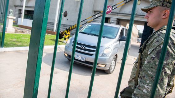 Servicio de Transporte y Sanitario del Ejército, ex Batallón 13. Foto: Santiago Mazzarovich / adhocFOTOS. Servicio de Transporte y Sanitario del Ejército, ex Batallón 13. Foto: Santiago Mazzarovich / adhocFOTOS.