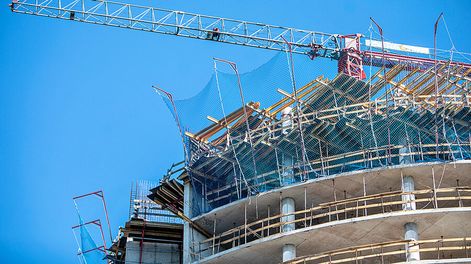Edificio en obra en Montevideo. Foto: Mauricio Zina / adhocFOTOS