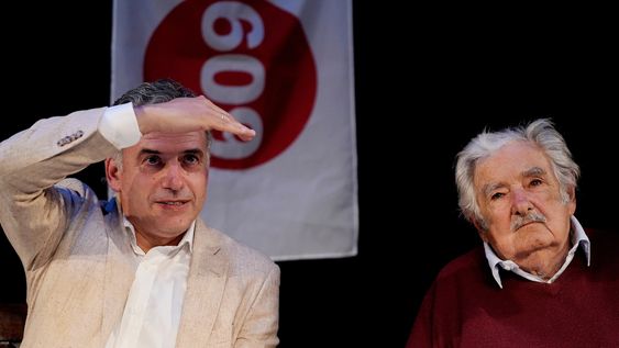 Yamandú Orsi y José Mujica se han expresado en contra de la propuesta del PIT-CNT Yamandú Orsi y José Mujica se han expresado en contra de la propuesta del PIT-CNT