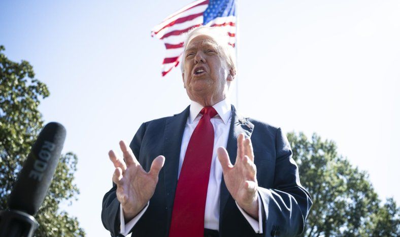 Donald Trump en los jardines de la Casa Blanca.