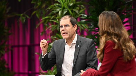 El ingeniero Mathis Wackernagel durante un evento internacional.