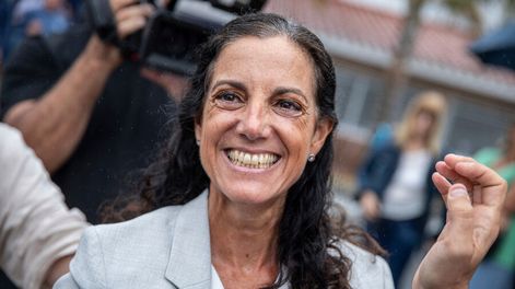 El ministerio que comanda Azucena Arbeleche volvió a realizar una operación internacional de gestión de deuda. Foto: Mauricio Zina, adhocFOTOS