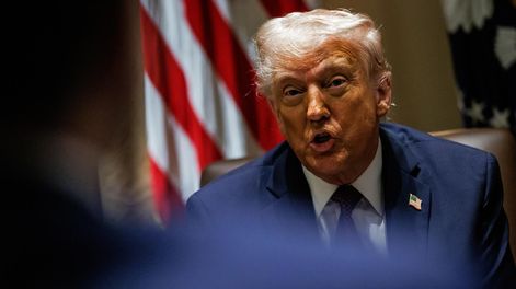 Donald Trump dice que aplicará un 25% de aranceles contra países que compren petróleo y gas a Venezuela