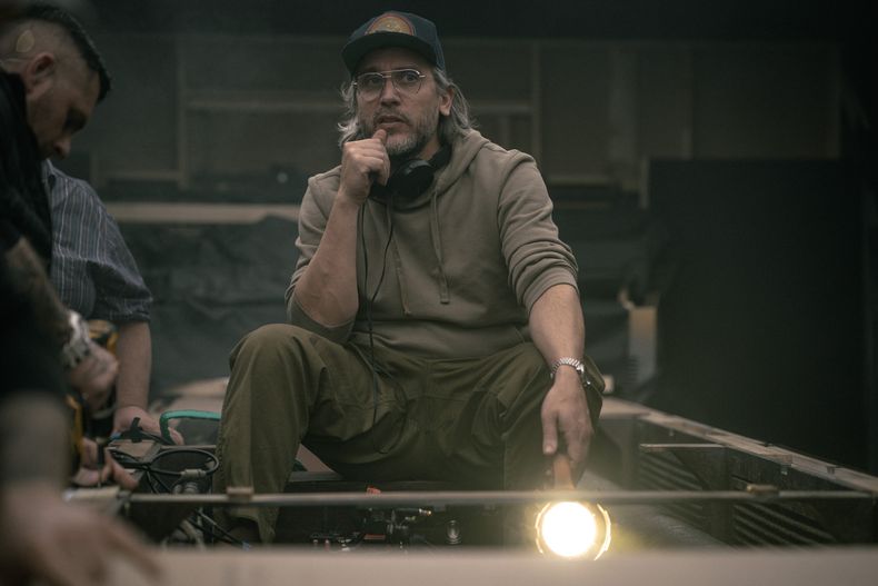 El director Fede Álvarez durante el rodaje de Alien: Romulus