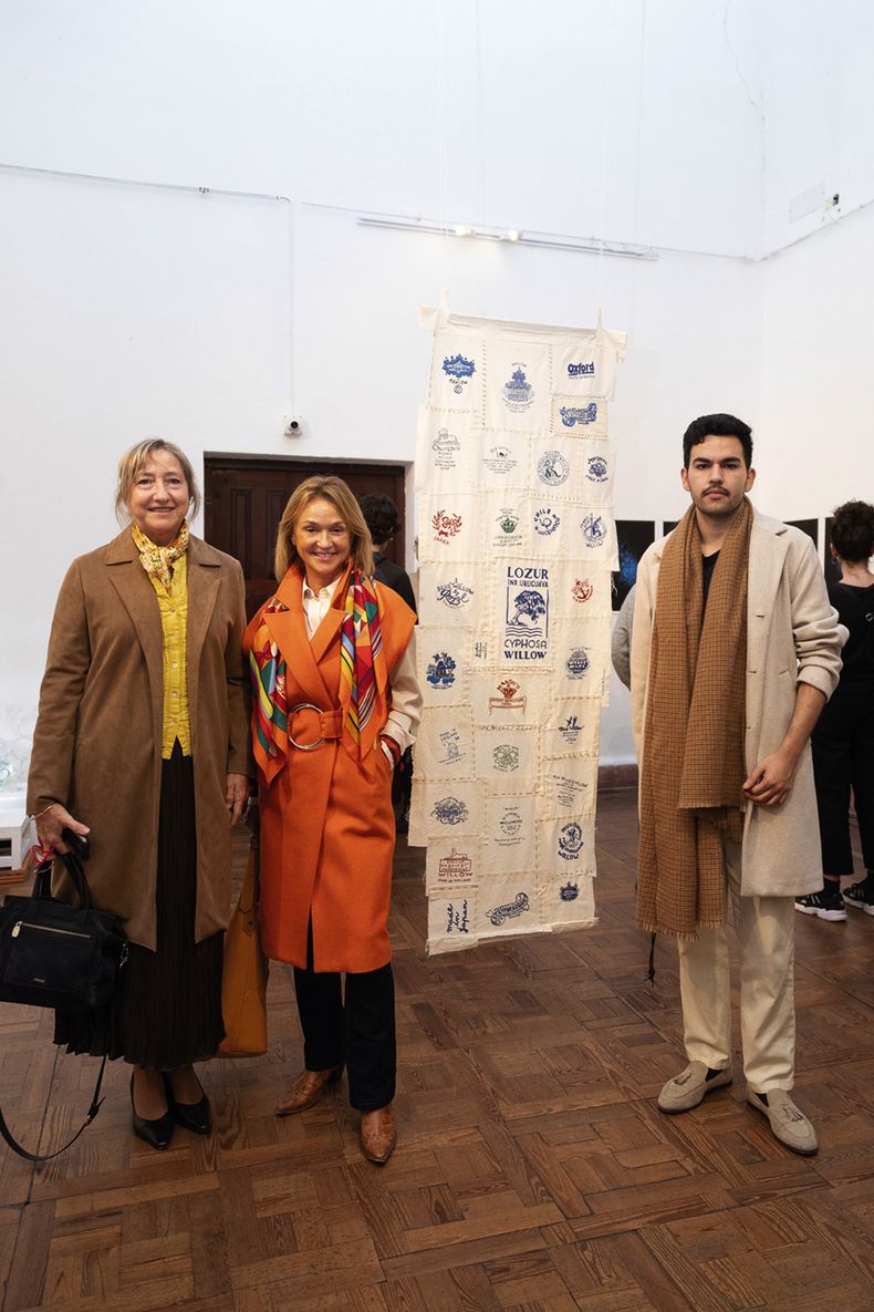 Cecilia Basile, Claudia Bica y Emanuel dos Santos