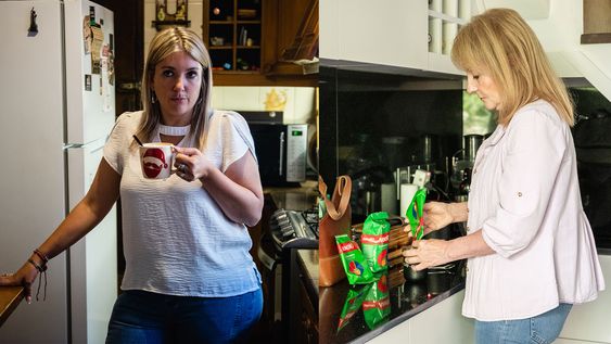 que desayunan carolina cosse y valeria ripoll en plena campana que desayunan carolina cosse y valeria ripoll en plena campana