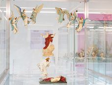 Las figuras representan escenas de la Biblia. Las figuras representan escenas de la Biblia.