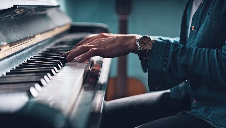 imagen de La vuelta de Esmoris, concierto de piano en el MACA, ballet argentino en Enjoy y cultura preppy en La Barra
