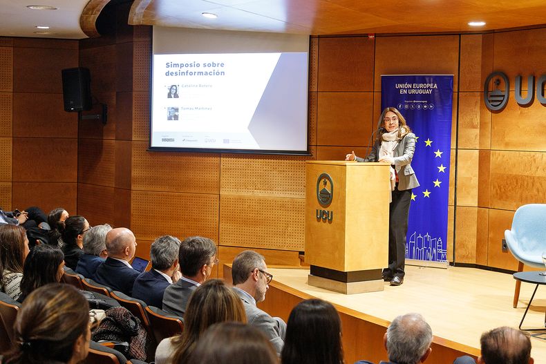 Catalina Botero habló sobre legislación e internet