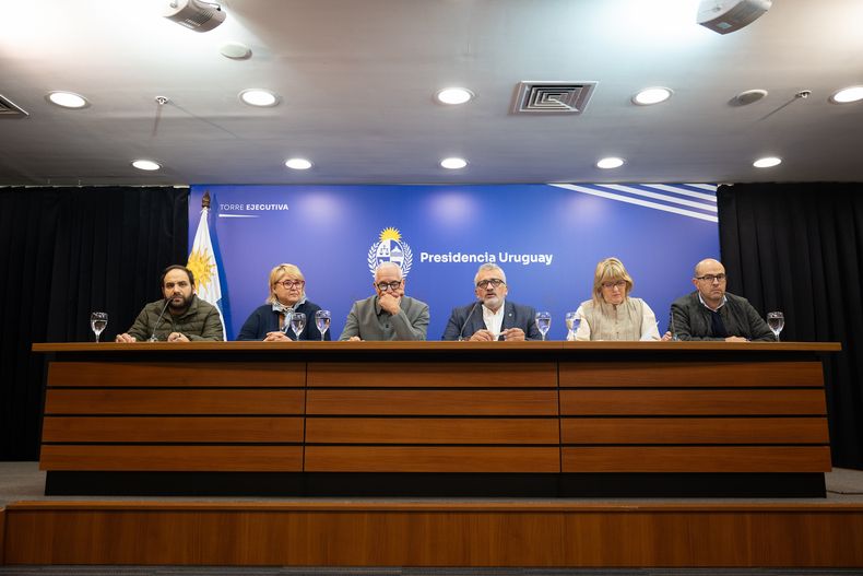 Conferencia de prensa en la Torre Ejecutiva, en la que el Sinae anunció la “alerta roja” y la evacuación de toda la población en situación de calle.