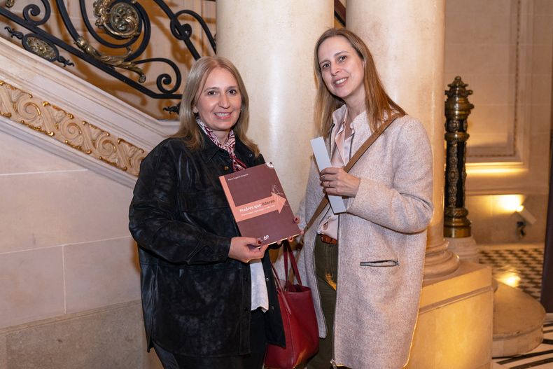 Yanebell Pereira y María Victoria López.