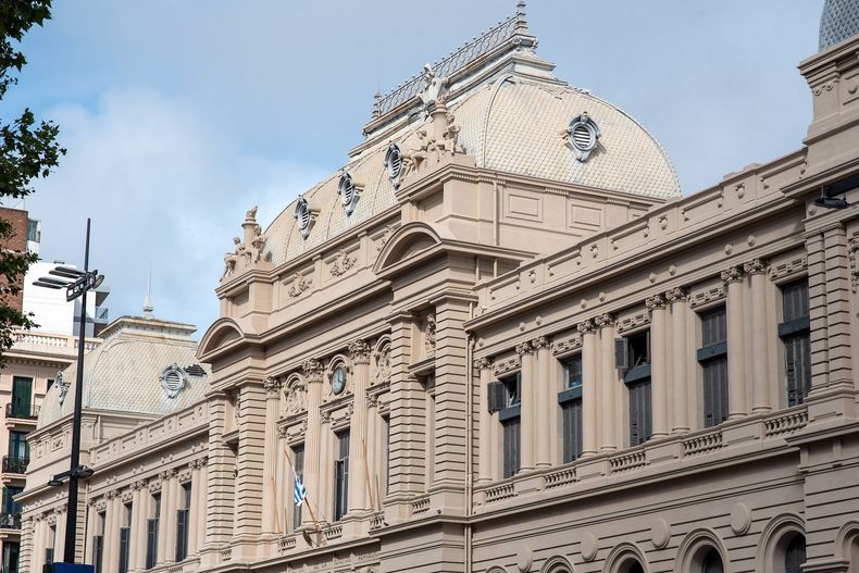 Fachada de la Facultad de Derecho de la Universidad de la República  