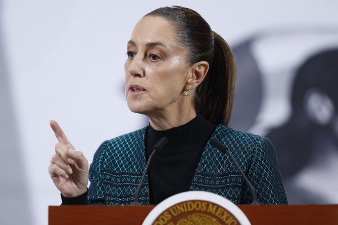 La presidenta de México, Claudia Sheinbaum, habla durante una rueda de prensa en Palacio Nacional de la Ciudad de México (México).&nbsp;