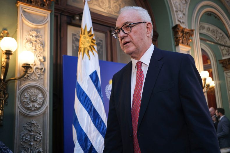 Mario Lubetkin durante su asunción al frente del Ministerio de Relaciones Exteriores