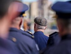 Carlos Negro chocó a un motociclista en el barrio Cerrito de la Victoria. Carlos Negro chocó a un motociclista en el barrio Cerrito de la Victoria.