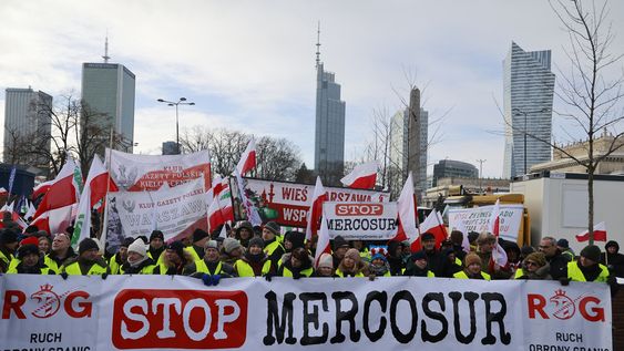 Agricultores polacos protestan contra el acuerdo UE-Mercosur en Varsovia, Polonia, el 9 de enero de 2026. Agricultores polacos protestan contra el acuerdo UE-Mercosur en Varsovia, Polonia, el 9 de enero de 2026.