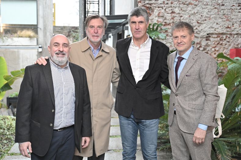 Gerente general de Búsqueda Daniel Mendiverry, Eduardo Payovich, Santiago Ostolaza y Pablo Muto