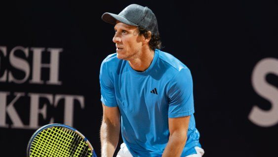 Diego Forlán en su debut como tenista profesional en el Uruguay Open Diego Forlán en su debut como tenista profesional en el Uruguay Open