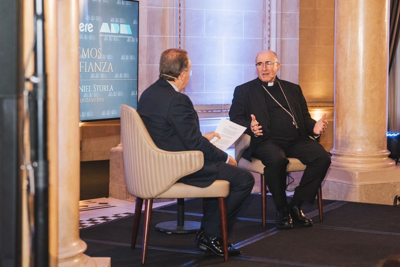 Miguel Nogueira dialoga con el cardenal y arzobispo de Montevideo Daniel Sturla sobre ¿qué significa la venida del Papa?