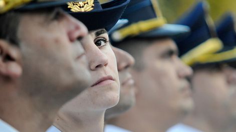 Un acto conmemorativo de la Policía; en el Ministerio del Interior es donde se da la mayor brecha de género respecto de los cargos jerárquicos. Foto: Javier Ca