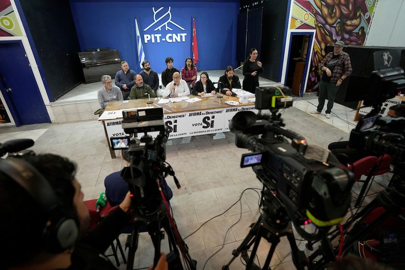 La conferencia de la campaña Afirmá tus Derechos, en la noche del domingo, tras la derrota de la papeleta blanca