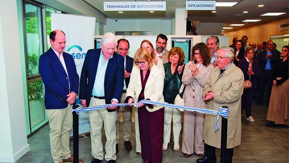 Atahualpa Campos, Leopoldo Barreira, Álvaro Huarte, Laura Arévalo, Cristina Lustemberg, Diego Viñuela, Elena Ward, Isabel Fernández, Ignacio Olivera y Alfredo Peyroulou. Atahualpa Campos, Leopoldo Barreira, Álvaro Huarte, Laura Arévalo, Cristina Lustemberg, Diego Viñuela, Elena Ward, Isabel Fernández, Ignacio Olivera y Alfredo Peyroulou.