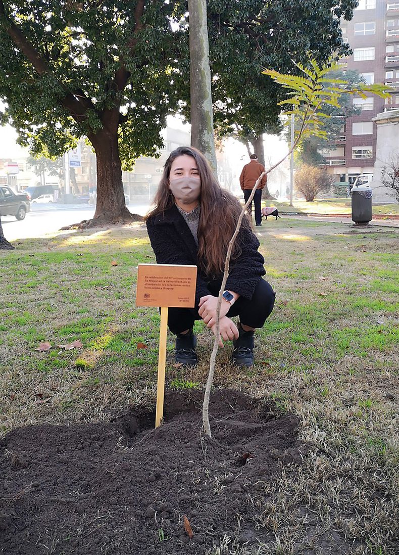 La alcaldesa del municipio CH Matilde Antía en la plaza Baron de Río Branco