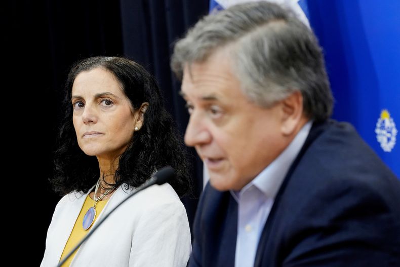 Información-Paganini-Arbeleche-Conferencia-Calvelo-adhoc.jpg