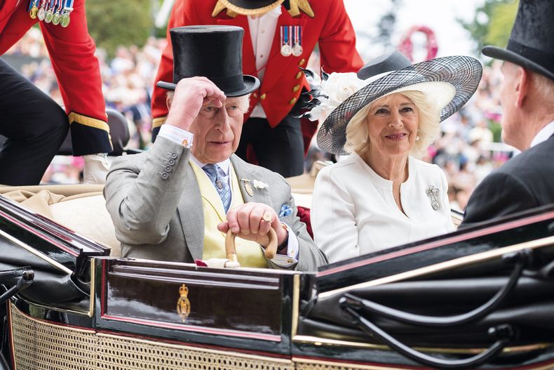 El rey Charles III y la reina Camilla llegaron a la carrera de Royal Ascot en un carruaje tirado por caballos