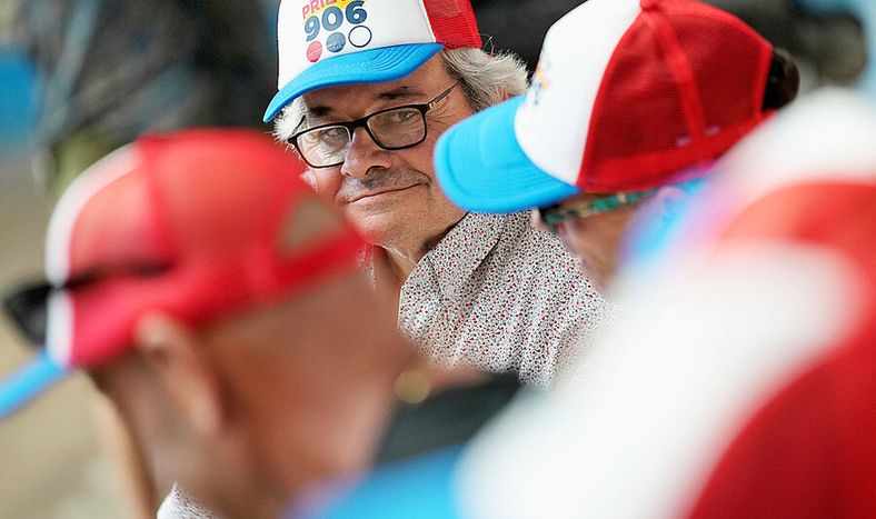 A Gustavo Torena lo acompañan en su lista, la 906, un grupo de “referentes tropicales”. Foto: Javier Calvelo, adhocFOTOS