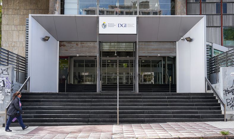 Sede de la Dirección General Impositiva, en la avenida Daniel Fernández Crespo.