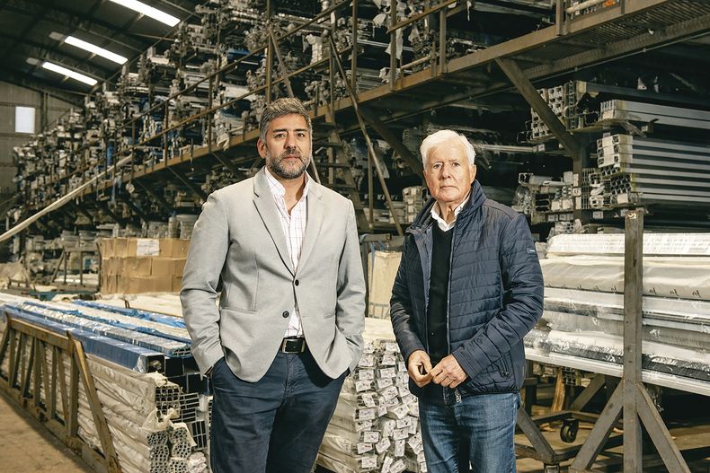 De Abasur: gerente comercial Christian Subiabre y director Hugo Fernández.
