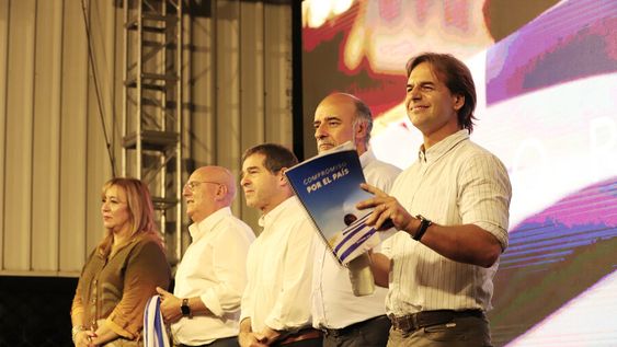 imagen de Lacalle Pou ya arma su eventual futuro gobierno y el Frente busca evitar dividirse si es oposición imagen de Lacalle Pou ya arma su eventual futuro gobierno y el Frente busca evitar dividirse si es oposición