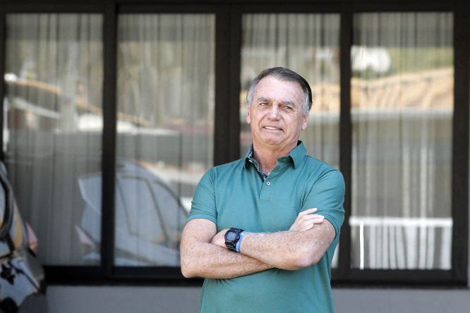 Jair Bolsonaro en el garaje de su residencia en Brasilia tras la sentencia, el 11 de setiembre de 2025