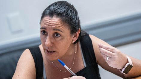 Karina Sosa en la sede de la Asociación de Trabajadores de la Seguridad Social. Foto: Mauricio Zina, adhocFOTOS