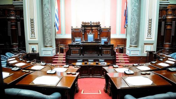 imagen de Parlamento mantiene límite de edad para nuevos funcionarios pese a que la Institución de Derechos Humanos lo considera discriminación imagen de Parlamento mantiene límite de edad para nuevos funcionarios pese a que la Institución de Derechos Humanos lo considera discriminación