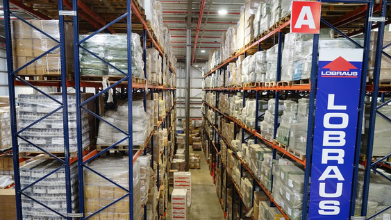 Vista del depósito de Lobraus en el Puerto de Montevideo. Vista del depósito de Lobraus en el Puerto de Montevideo.