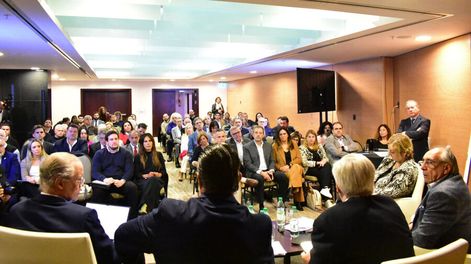 La Cámara de Turismo reunió a referentes de los partidos políticos para hablar de sus propuestas para el sector. Foto: Camtur