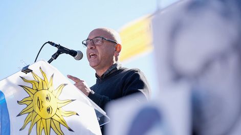 Marcelo Abdala, durante el acto del Día de los Trabajadores de 2023. Foto: Javier Calvelo, adhocFOTOS