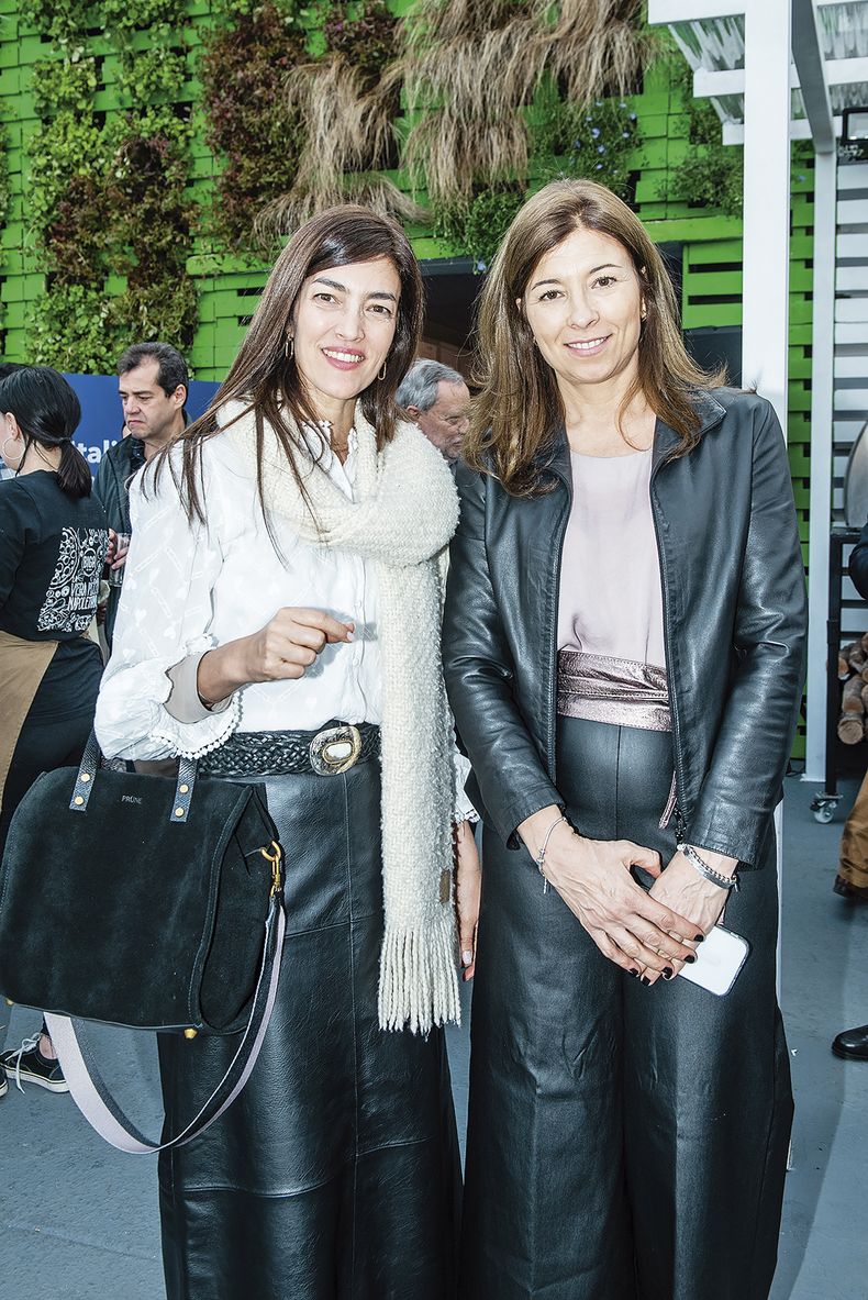 Manuelita Manini Ríos junto a Mónica&nbsp;Belloni de la Oficina Comercial de la&nbsp;Embajada de Italia
