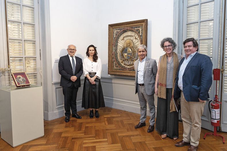 Ministro de Educación Pablo da Silveira, directora del Museo de Artes Decorativas Micaela Villalba, director general de Educación Pablo Landoni-Couture, directora nacional de Cultura Mariana Wainstein y director de la Comisión del Patrimonio Cultural
